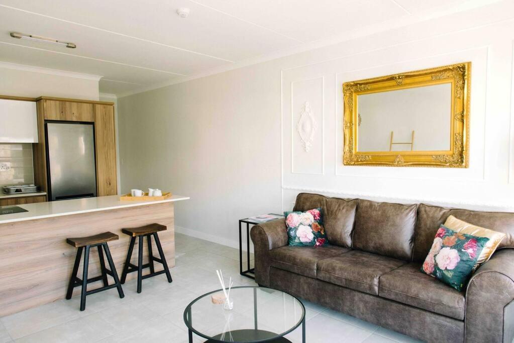 Apartment Bright And Airy Parisian Gem Close To The *