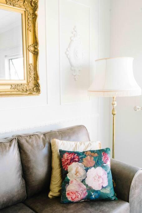 Apartment Bright And Airy Parisian Gem Close To The *
