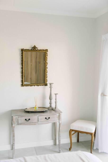 Bright And Airy Parisian Gem Close To The