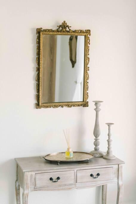 Bright And Airy Parisian Gem Close To The Kapstadt
